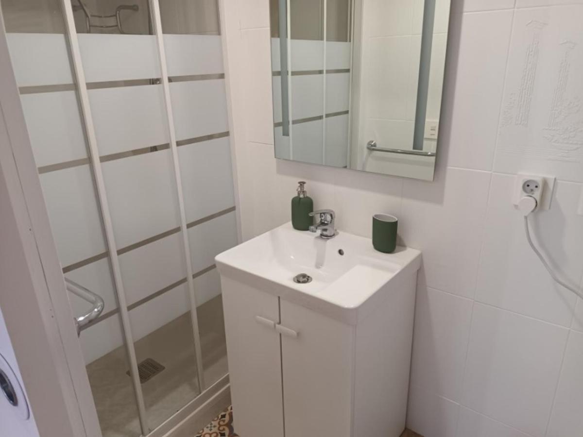 Appartement T2 Renove, Centre-Ville Hendaye, Proche Baie, Sans Ascenseur, Balcon, Calme, Wifi Non Inclus - Fr-1-239-850 外观 照片